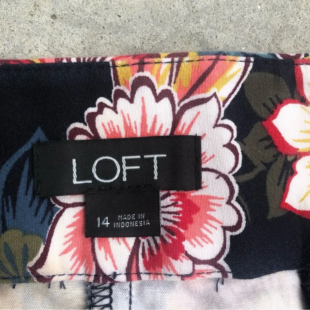 LOFT Loft Riviera Shorts Navy Blue Red Floral Printed Stretch Cotton 14